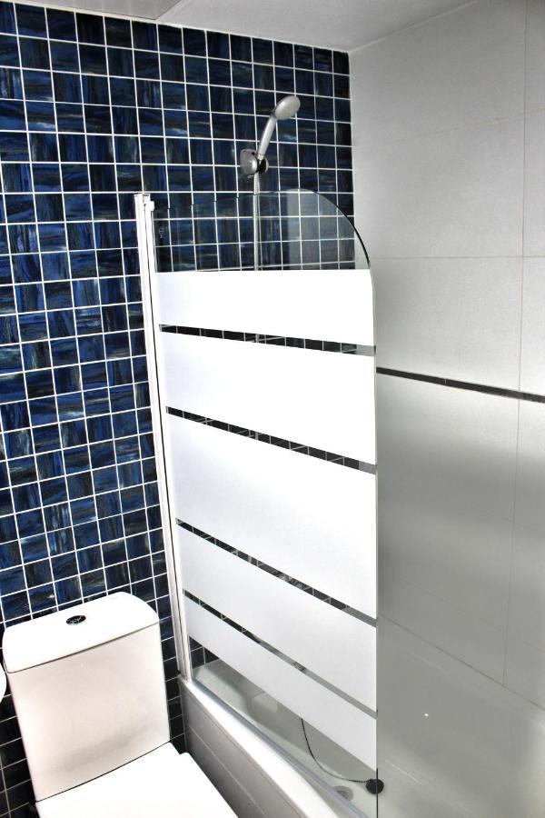 A Space That Feels Like Home With Private Parking مالقة المظهر الخارجي الصورة